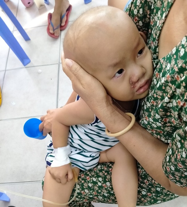 Bé 3 tuổi khóc lạc giọng gọi: Mẹ ơi! mẹ cứu con - 5 Bé 3 tuổi khóc lạc giọng gọi: Mẹ ơi! mẹ cứu con - 5