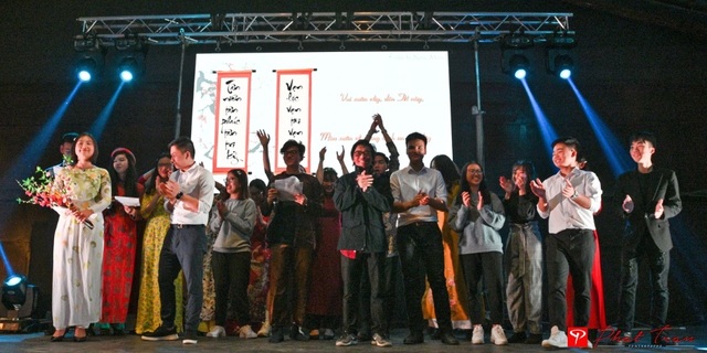 Đến thăm Vũ trụ Văn học Việt Nam của du học sinh tại Toulouse - 18 Đến thăm Vũ trụ Văn học Việt Nam của du học sinh tại Toulouse - 18
