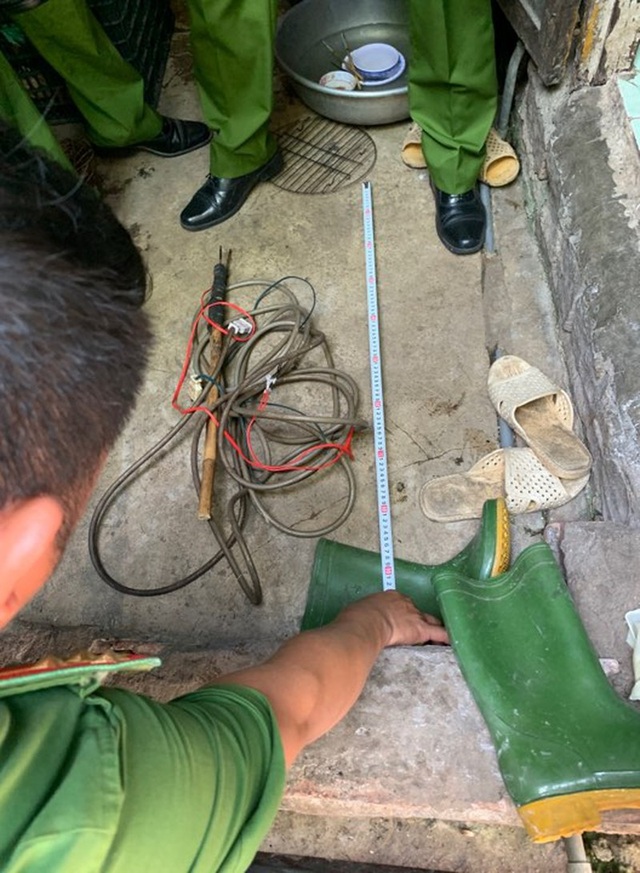 Điều tra vụ một phụ nữ tử vong, cổ nạn nhân có vết chích điện - 1 Điều tra vụ một phụ nữ tử vong, cổ nạn nhân có vết chích điện - 1