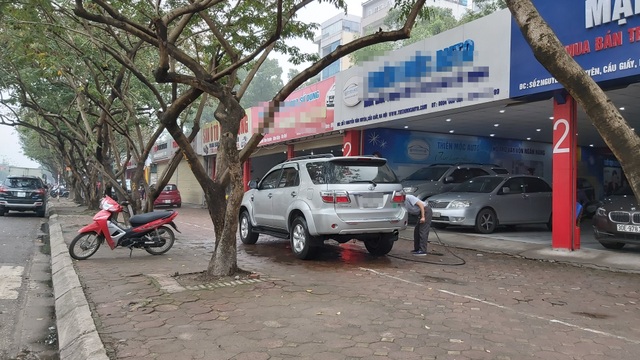 Luxury car dropped in price, Vietnamese giant reported compassionate hole - 4