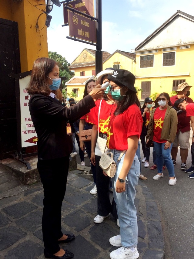 Hội An đo thân nhiệt nếu du khách có nhu cầu - 1 Hội An đo thân nhiệt nếu du khách có nhu cầu - 1