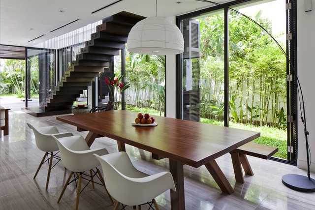 Biệt thự ở ngoại thành Sài Gòn phủ kín cây xanh, ai nhìn cũng mê mẩn - 3 Biệt thự ở ngoại thành Sài Gòn phủ kín cây xanh, ai nhìn cũng mê mẩn - 3