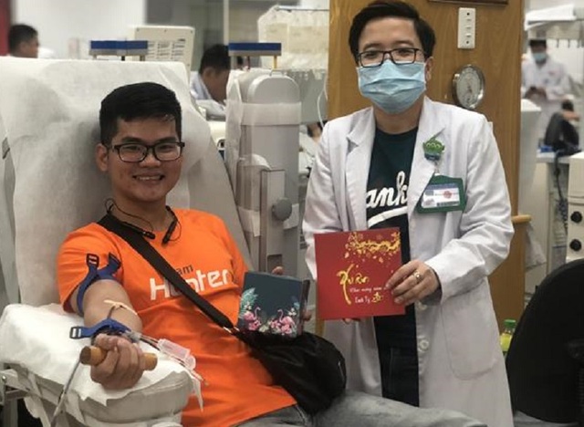 Sắp hết nguồn máu dự trữ giữa mùa dịch corona - 2 Sắp hết nguồn máu dự trữ giữa mùa dịch corona - 2
