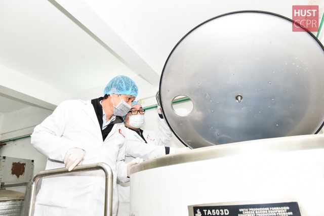 Trường ĐH Bách khoa Hà Nội sản xuất dung dịch khử khuẩn phòng virus corona - 2 Trường ĐH Bách khoa Hà Nội sản xuất dung dịch khử khuẩn phòng virus corona - 2