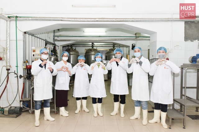 Trường ĐH Bách khoa Hà Nội sản xuất dung dịch khử khuẩn phòng virus corona - 4 Trường ĐH Bách khoa Hà Nội sản xuất dung dịch khử khuẩn phòng virus corona - 4