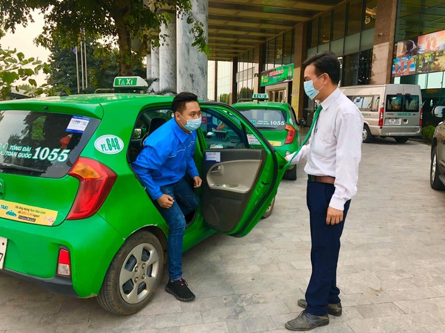 Taxi Mai Linh chi 7 tỷ đồng mua khẩu trang, nước rửa tay phục vụ khách hàng - 4 Taxi Mai Linh chi 7 tỷ đồng mua khẩu trang, nước rửa tay phục vụ khách hàng - 4