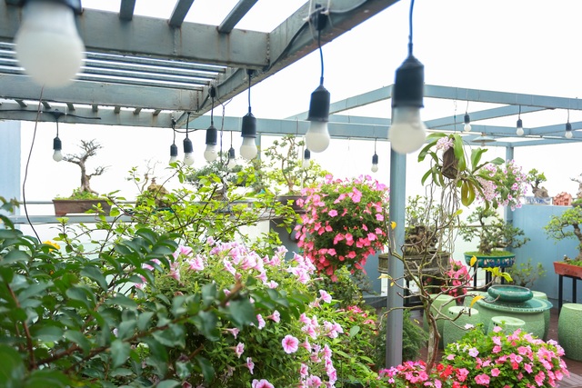 Choáng ngợp căn penthouse với sân vườn ngập cây xanh của doanh nhân Hà Nội - 5 Choáng ngợp căn penthouse với sân vườn ngập cây xanh của doanh nhân Hà Nội - 5