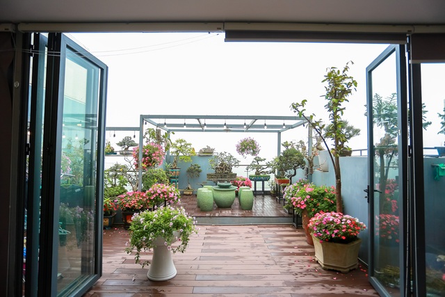 Choáng ngợp căn penthouse với sân vườn ngập cây xanh của doanh nhân Hà Nội - 2 Choáng ngợp căn penthouse với sân vườn ngập cây xanh của doanh nhân Hà Nội - 2