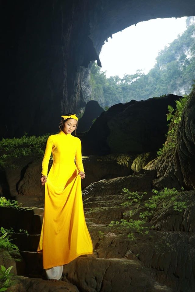 H’Hen Niê kể chuyện gặp ác mộng khi ngủ trong lòng hang Sơn Đoòng - 22 H’Hen Niê kể chuyện gặp ác mộng khi ngủ trong lòng hang Sơn Đoòng - 22
