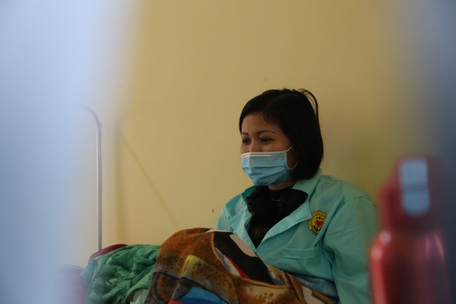 2 nữ công nhân trong nhóm 8 người trở về từ Vũ Hán “thoát án” Covid-19 - 1 2 nữ công nhân trong nhóm 8 người trở về từ Vũ Hán “thoát án” Covid-19 - 1