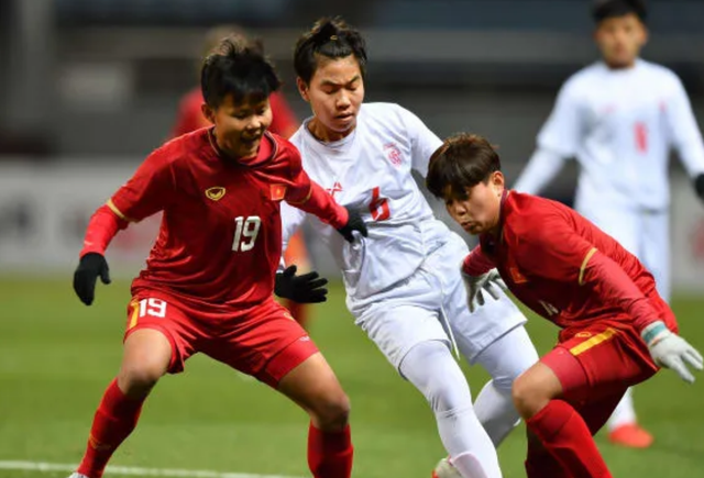 Người hùng tuyển nữ Việt Nam nói gì sau bàn thắng vào lưới Myanmar? - 1