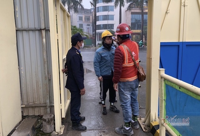 Đại công trường cao ốc nghìn tỷ kín khẩu trang, đo trán từ cửa - 4 Đại công trường cao ốc nghìn tỷ kín khẩu trang, đo trán từ cửa - 4