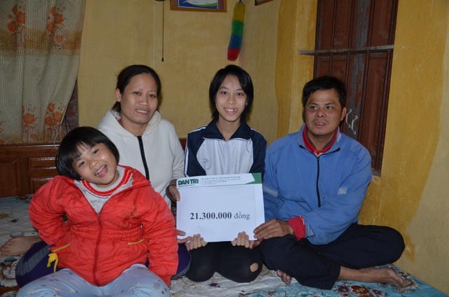 Được bạn đọc giúp đỡ, con gái người cha mù hát rong đã ghép sọ thành công - 4 Được bạn đọc giúp đỡ, con gái người cha mù hát rong đã ghép sọ thành công - 4