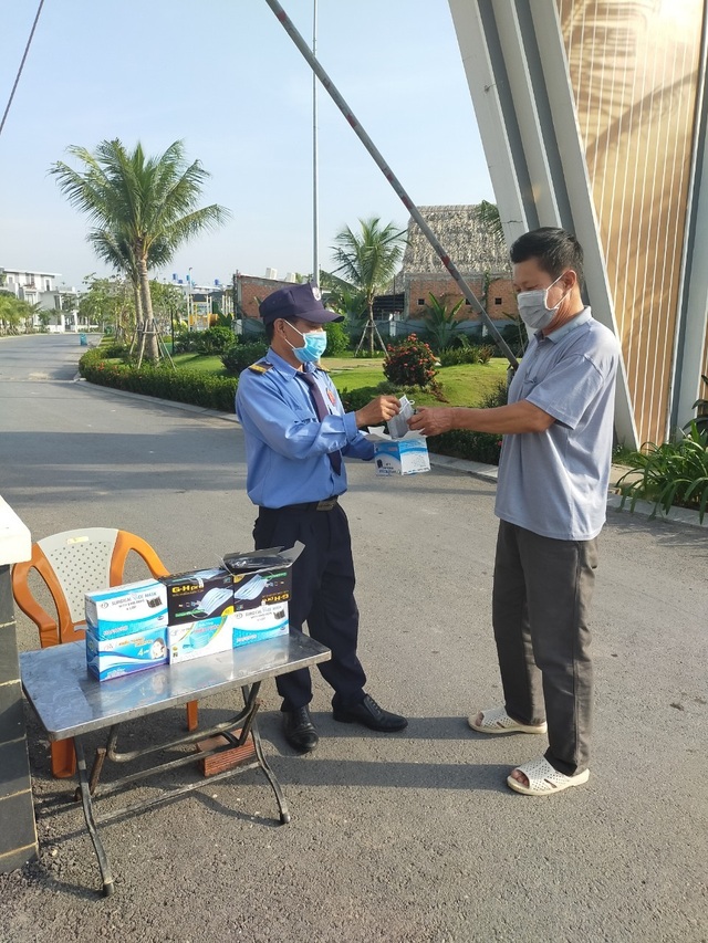 Hàng trăm người nghi nhiễm virus corona đều âm tính - 3