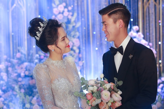 Ánh mắt tình bể bình Duy Mạnh dành cho cô dâu khiến bao fan nữ hâm mộ - 1 Ánh mắt tình bể bình Duy Mạnh dành cho cô dâu khiến bao fan nữ hâm mộ - 1