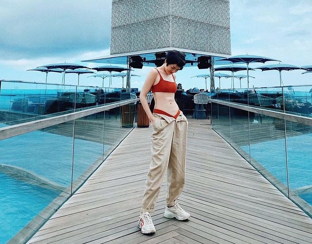 Minh Hằng, Khánh My diện đồ bơi khoe ba vòng nóng bỏng - 3