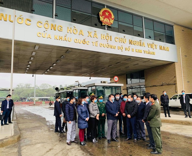 Tuyến đầu chống nCoV: Lào Cai tiếp nhận 216 người Việt từ tâm dịch - 2