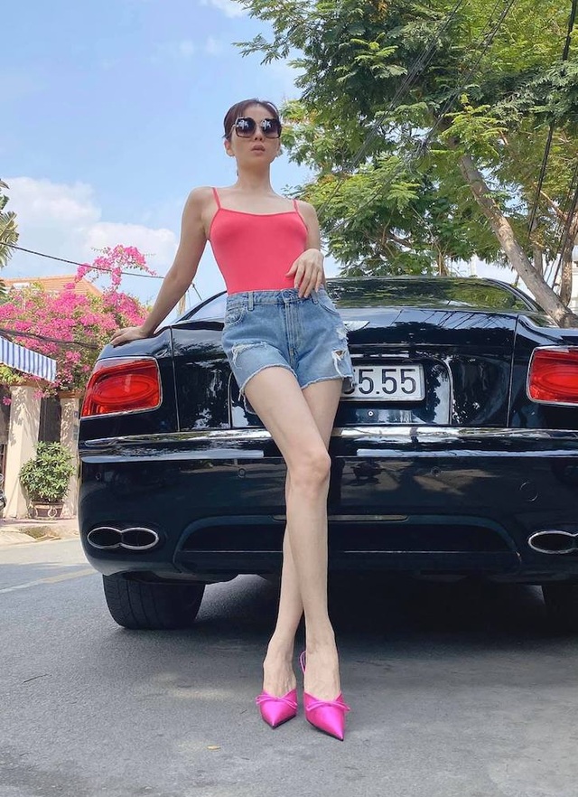 Minh Hằng, Khánh My diện đồ bơi khoe ba vòng nóng bỏng - 8