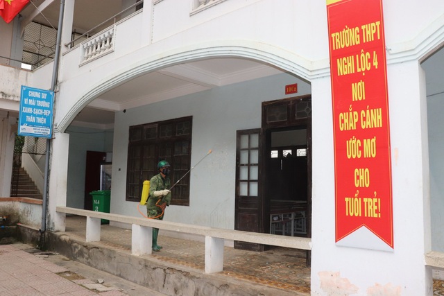 Nghệ An: Hàng trăm trường học phun thuốc khử trùng phòng chống virus Corona - 3 Nghệ An: Hàng trăm trường học phun thuốc khử trùng phòng chống virus Corona - 3