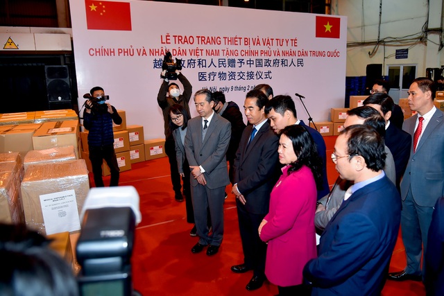 Việt Nam chuyển khẩu trang, vật tư y tế tốt nhất tặng Trung Quốc - Ảnh minh hoạ 2