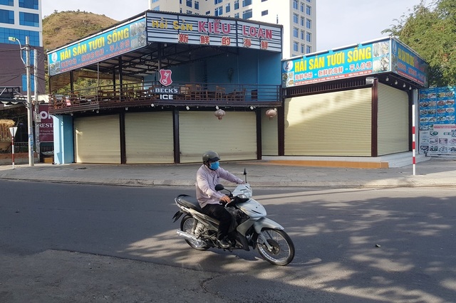 Nha Trang: Hàng loạt nhà hàng hải sản đóng cửa vì vắng khách - 1