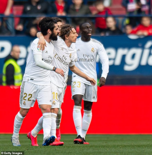Osasuna 1-4 Real Madrid: Đoàn quân HLV Zidane vững ngôi đầu - 12