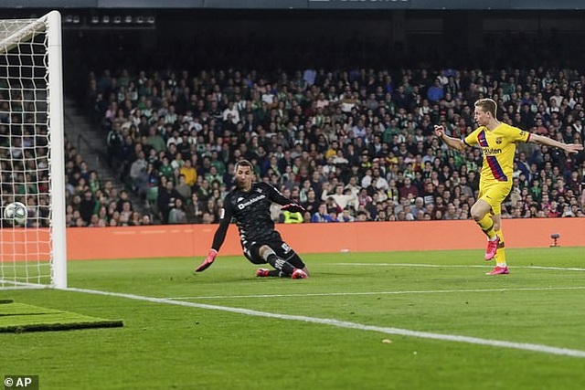 Betis 2-3 Barcelona: Chiến thắng nghẹt thở - 11