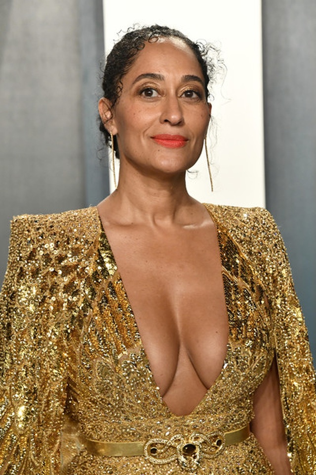 Nữ diễn viên U50 Tracee Ellis Ross diện váy gợi cảm dự tiệc Oscar - 2