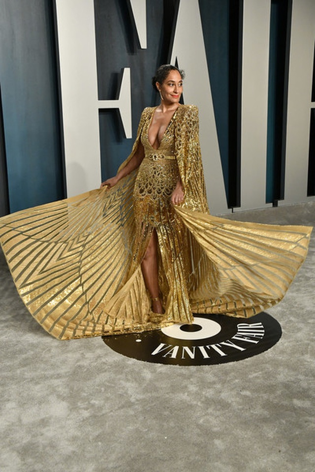 Nữ diễn viên U50 Tracee Ellis Ross diện váy gợi cảm dự tiệc Oscar - 4