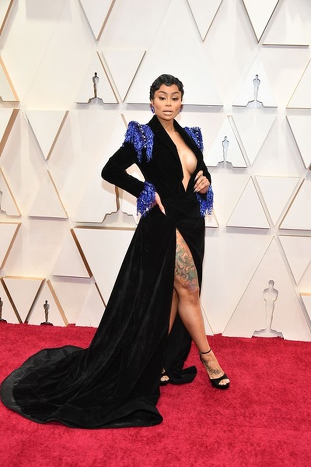 Vũ nữ thoát y Blac Chyna mặc táo bạo trên thảm đỏ Oscar - 2