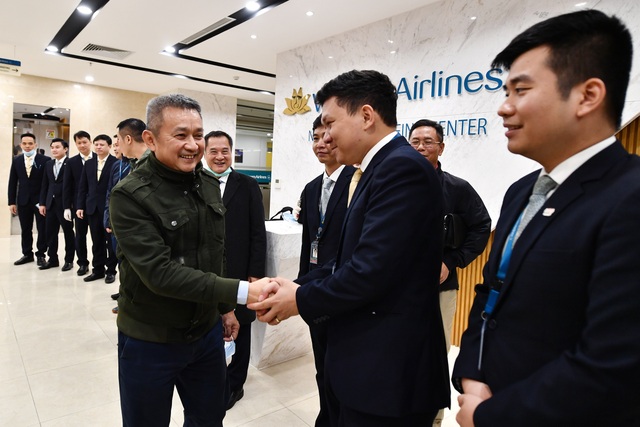 Chuyến bay đặc biệt chở 30 người Việt từ Vũ Hán về nước - 2