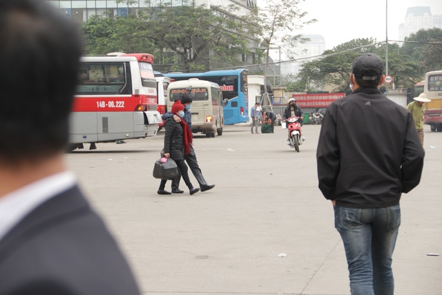 Tình cảnh vài ba khách giữa hàng trăm ghế trống tại các bến xe Hà Nội - 13