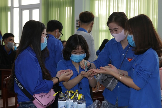 Trở lại trường, sinh viên ĐH Kiên Giang học ngay cách phòng virus Corona - 7