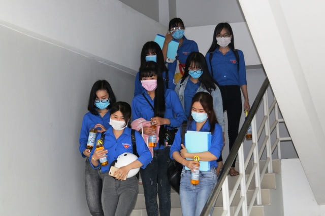 Trở lại trường, sinh viên ĐH Kiên Giang học ngay cách phòng virus Corona - 1