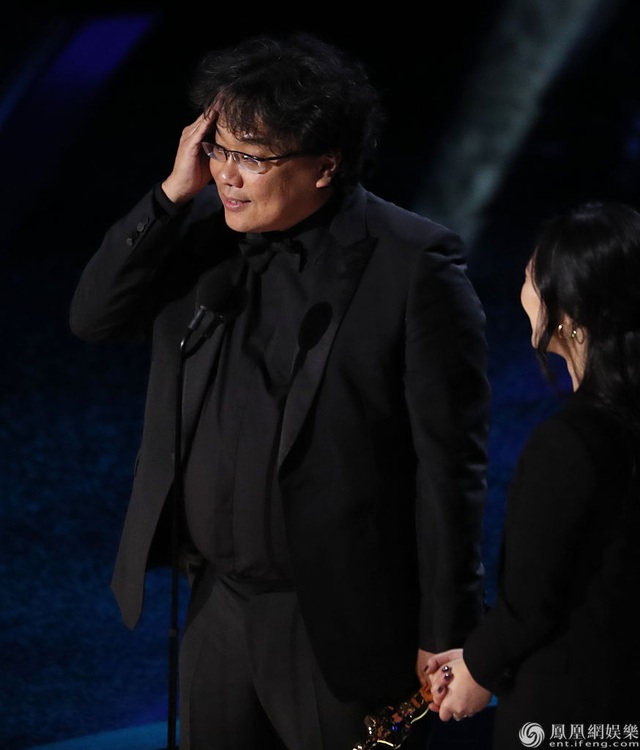 Khoảnh khắc rực rỡ của dàn sao “Ký sinh trùng” trên thảm đỏ Oscar 2020 - 24 Khoảnh khắc rực rỡ của dàn sao “Ký sinh trùng” trên thảm đỏ Oscar 2020 - 24