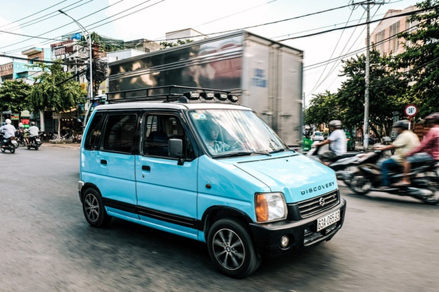 Sắm ô tô 90 triệu đi du Xuân, bí quyết hạnh phúc của đôi vợ chồng trẻ - 1