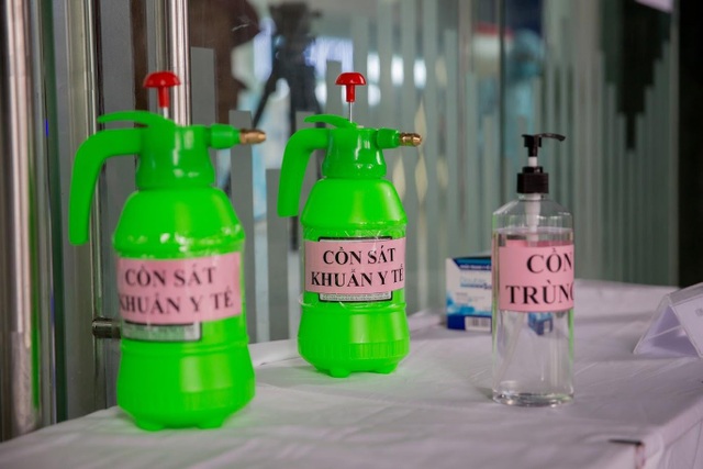 Nhiều cao ốc ở Hà Nội đồng loạt quét thân nhiệt khách, phòng virus corona - 2 Nhiều cao ốc ở Hà Nội đồng loạt quét thân nhiệt khách, phòng virus corona - 2