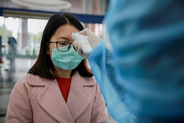 Nhiều cao ốc ở Hà Nội đồng loạt quét thân nhiệt khách, phòng virus corona - 5 Nhiều cao ốc ở Hà Nội đồng loạt quét thân nhiệt khách, phòng virus corona - 5