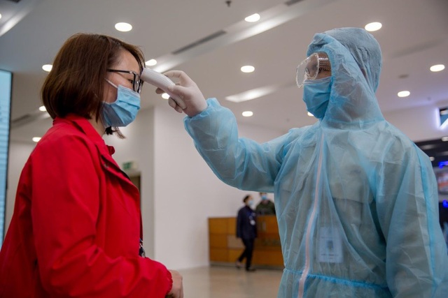 Nhiều cao ốc ở Hà Nội đồng loạt quét thân nhiệt khách, phòng virus corona - 10 Nhiều cao ốc ở Hà Nội đồng loạt quét thân nhiệt khách, phòng virus corona - 10