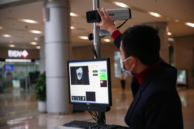 Nhiều cao ốc ở Hà Nội đồng loạt quét thân nhiệt khách, phòng virus corona - 13 Nhiều cao ốc ở Hà Nội đồng loạt quét thân nhiệt khách, phòng virus corona - 13