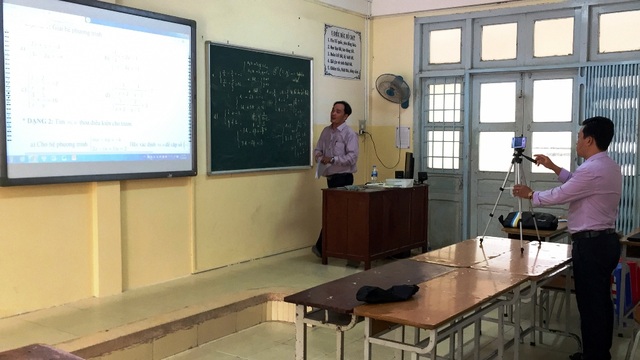 Tránh dịch virus corona, học sinh “lên lớp” tại nhà - 1 Tránh dịch virus corona, học sinh “lên lớp” tại nhà - 1