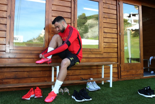 Man Utd tiếp tục “luyện công” dưới nắng ấm ở Marbella - 1