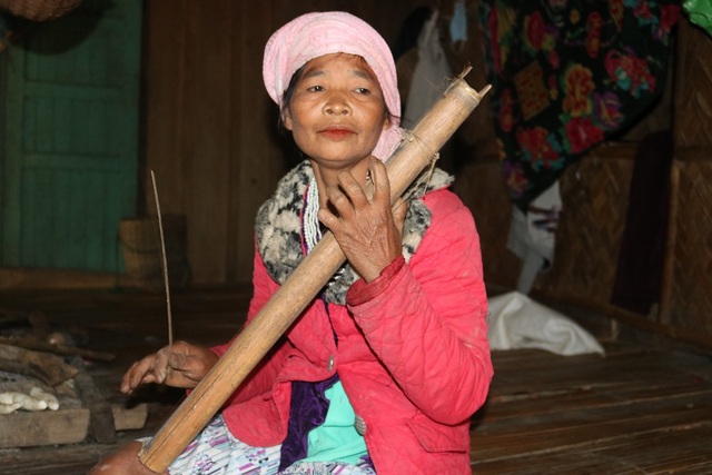 Độc đáo cây đàn của người Mã Liềng dành riêng cho phụ nữ - 1 Độc đáo cây đàn của người Mã Liềng dành riêng cho phụ nữ - 1