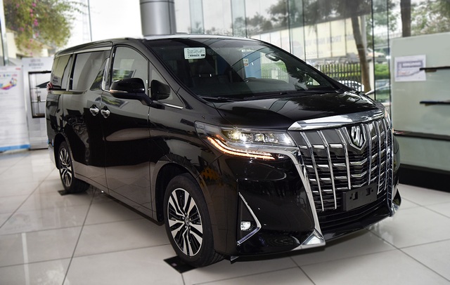 Toyota Alphard bị lỗi đai an toàn, triệu hồi xe tại Việt Nam - 1