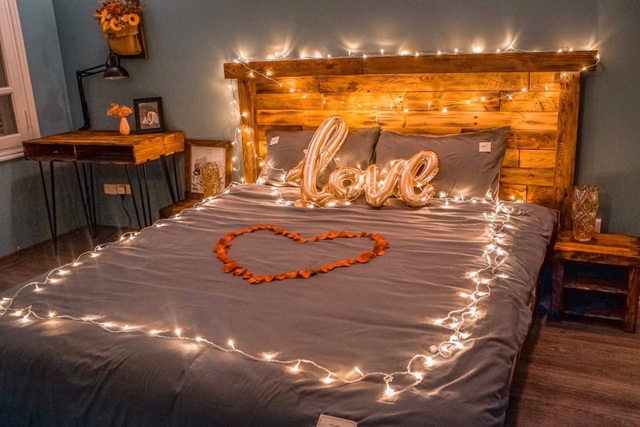 Dịch vụ khách sạn tình yêu đi kèm “đồ chơi” tình dục nở rộ mùa Valentine - 1 Dịch vụ khách sạn tình yêu đi kèm “đồ chơi” tình dục nở rộ mùa Valentine - 1