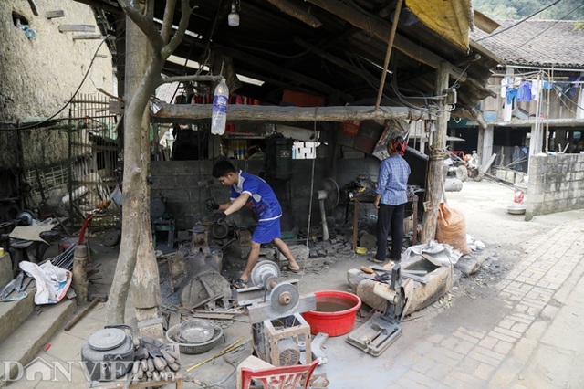 Làng nghề sản xuất dao có thể thái được thịt đóng đá ở Cao Bằng - 7 Làng nghề sản xuất dao có thể thái được thịt đóng đá ở Cao Bằng - 7