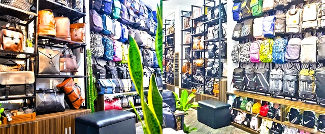 Momoshop - Địa chỉ uy tín về Balo Laptop chống trộm - chống nước thời trang - 1 Momoshop - Địa chỉ uy tín về Balo Laptop chống trộm - chống nước thời trang - 1