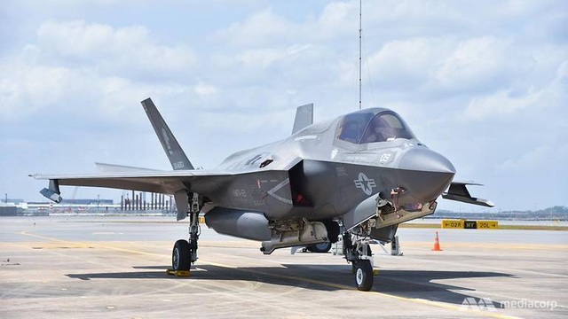 F-35B Mỹ phô diễn sức mạnh tại triển lãm hàng không Singapore - 1 F-35B Mỹ phô diễn sức mạnh tại triển lãm hàng không Singapore - 1