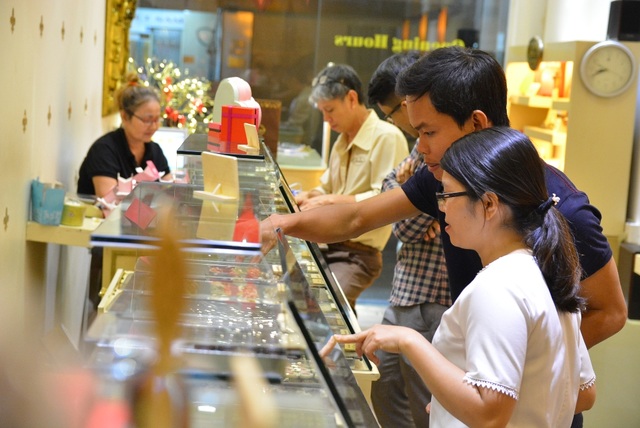 Khách mua socola, trang sức online tăng đột biến dịp lễ Valentine - 1 Khách mua socola, trang sức online tăng đột biến dịp lễ Valentine - 1