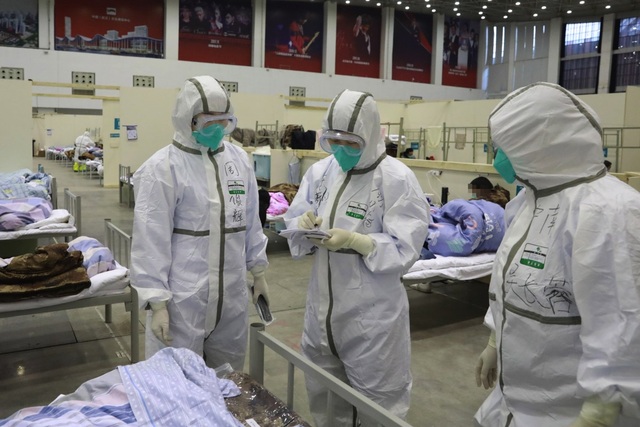 Ít nhất 500 nhân viên y tế Vũ Hán nhiễm virus corona - 1